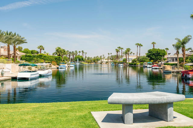 47845 Via Firenze, La Quinta CA: https://media.crmls.org/mediaz/e0e307d4-7388-438f-b538-de3f1113f602.jpg
