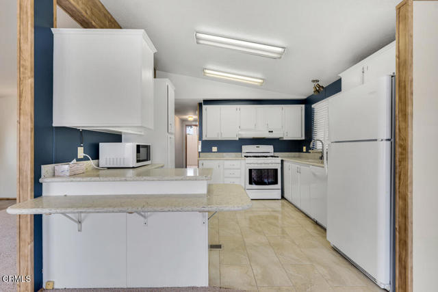 975 W Telegraph Road, Santa Paula CA: https://media.crmls.org/mediaz/e0e37e88-1eea-4d9a-9897-572a3bf31d71.jpg