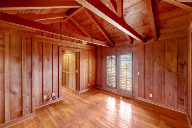 0 Forest 2 NW of 8th, Carmel CA: https://media.crmls.org/mediaz/e0e3b2ae-9e17-4f0f-b69d-85ca7791e6b0.jpg