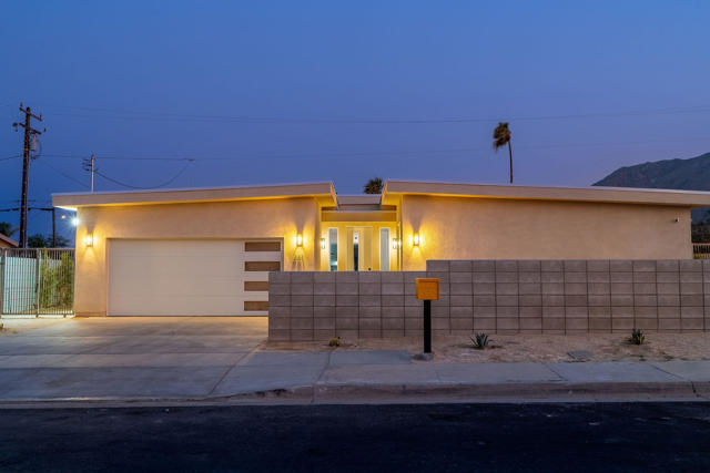 361 W Sunview Avenue, Palm Springs CA: https://media.crmls.org/mediaz/e0e3d40f-1c0c-48f9-ae36-6a40e14c885f.jpg