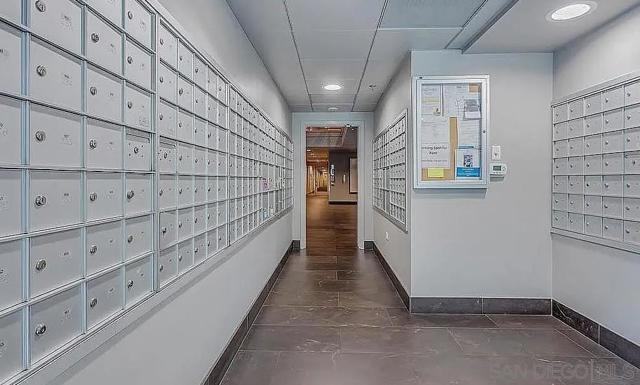 425 W Beech St, San Diego CA: https://media.crmls.org/mediaz/e0e3ecef-b5ff-4a30-b5fe-f6290d98c559.jpg