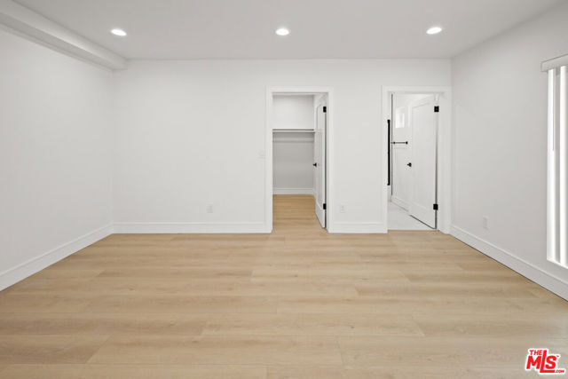 2700 Fletcher Drive, Los Angeles CA: https://media.crmls.org/mediaz/e0e41fbb-b4bc-4f09-8e92-4fe0e8a16e0f.jpg