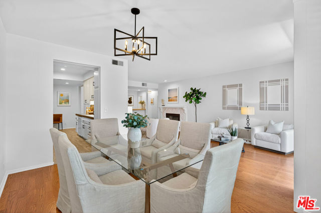 311 Bora Bora Way, Marina del Rey CA: https://media.crmls.org/mediaz/e0e4268a-ff04-41bb-95bd-24de2a6fb83f.jpg