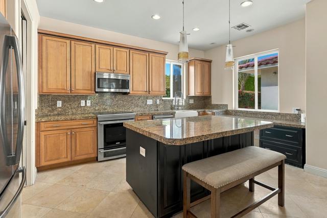 77935 Delaware Place, Palm Desert, CA 92211