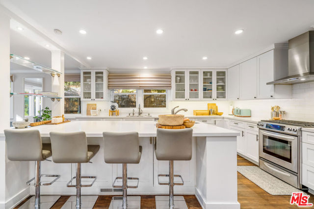 1514 Willow Drive, Topanga CA: https://media.crmls.org/mediaz/e0e4b177-2b71-416f-96de-a31a0cf8aa1e.jpg