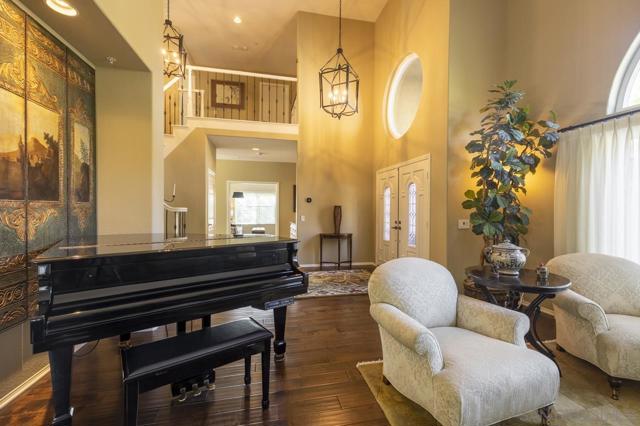 3245 Brookside Ln, Encinitas CA: https://media.crmls.org/mediaz/e0e4d3e5-b331-4832-9ffe-7bb59493ae2d.jpg
