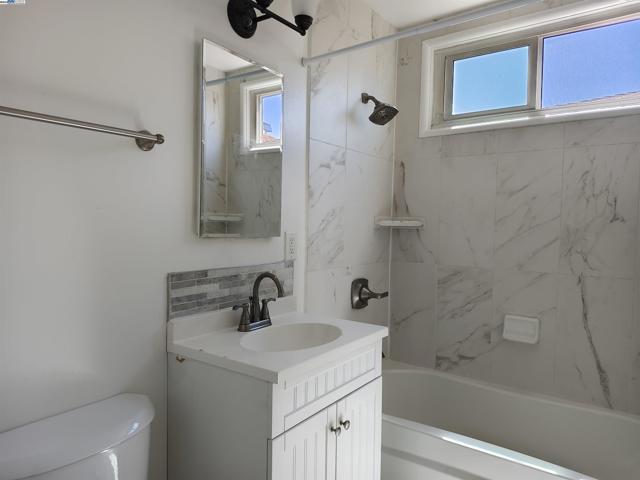 522 Lagunitas Lane, Hayward CA: https://media.crmls.org/mediaz/e0e515c2-c10e-4a29-b954-11a0db2b1f19.jpg
