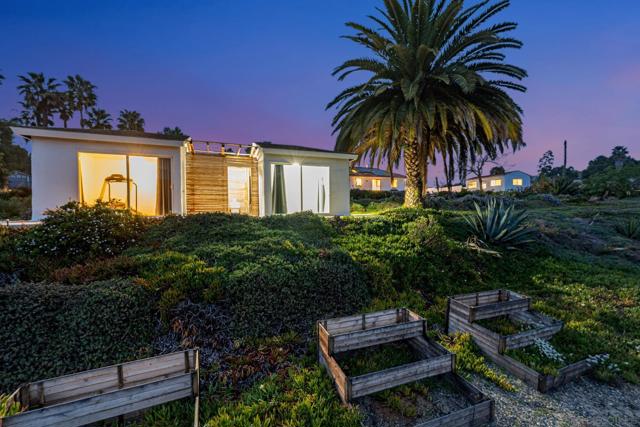 1761 Winterwarm Dr, Fallbrook CA: https://media.crmls.org/mediaz/e0e59413-4bd6-41ad-8b37-1c1e237169d9.jpg