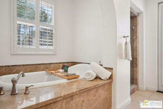 1070 Bella Vista, Palm Springs CA: https://media.crmls.org/mediaz/e0e5a7e5-2deb-400c-9a8e-788fef82fa35.jpg