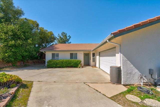 15720 Zeigler Court, Ramona CA: https://media.crmls.org/mediaz/e0e5fc4c-bf66-4d6b-aaec-8d569ccb8d1c.jpg
