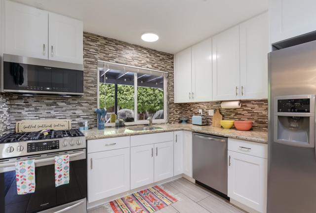 1962 E Baristo Road, Palm Springs CA: https://media.crmls.org/mediaz/e0e66eec-7ef2-434a-bb43-351d8ad0e45a.jpg