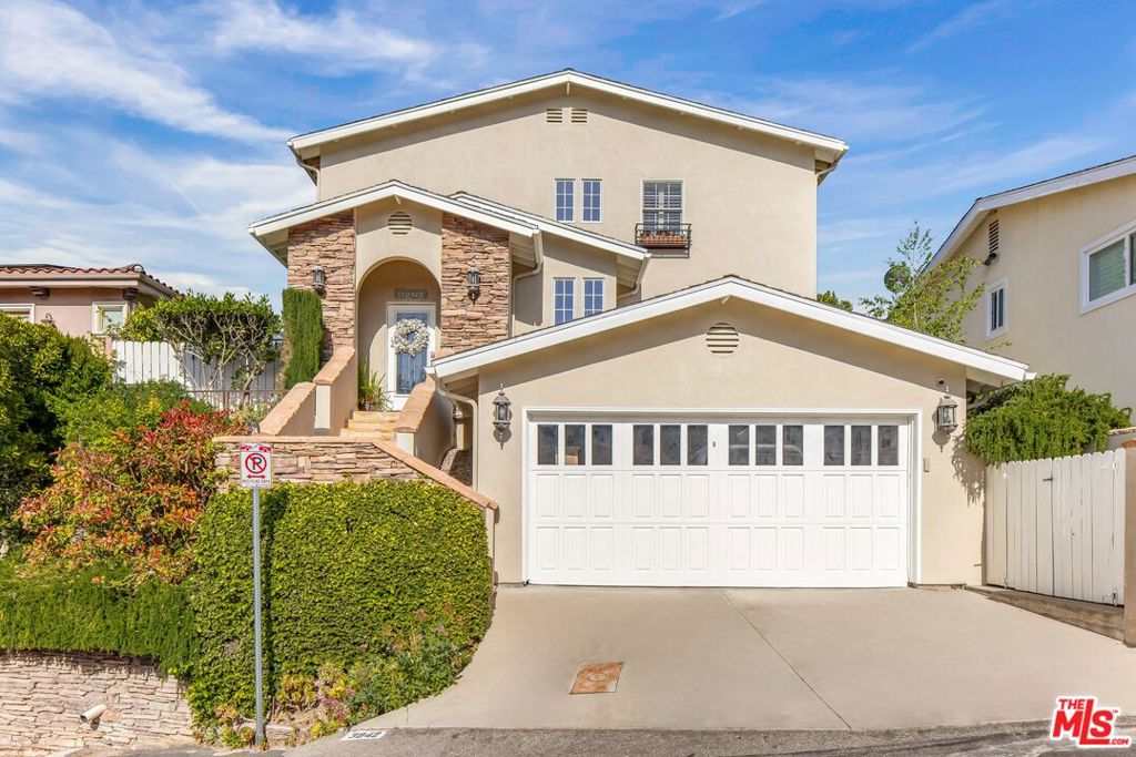 3942 Glenridge Drive