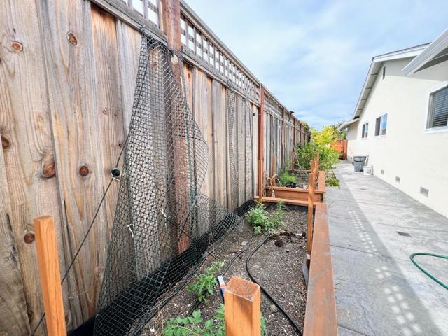 906 Crane Avenue, Foster City CA: https://media.crmls.org/mediaz/e0e714fe-25fb-45e2-b4aa-0087e89512df.jpg