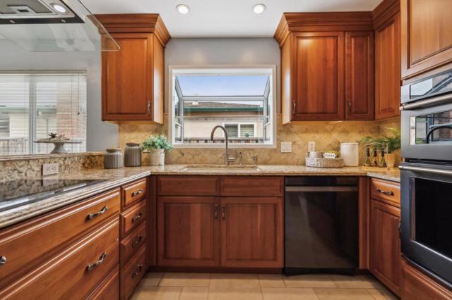 858 Chrysopolis Drive, Foster City CA: https://media.crmls.org/mediaz/e0e7a30d-8269-4714-bf16-0e9ffc7542d0.jpg