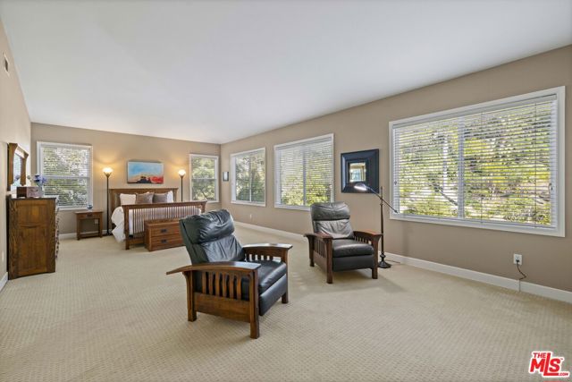 3432 Daniella Court, Calabasas CA: https://media.crmls.org/mediaz/e0e7cfaa-ae7c-4066-a7ba-96d1acf21e4f.jpg