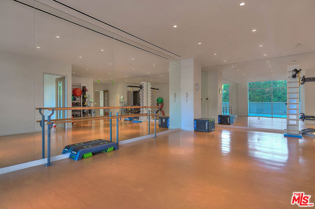 9255 Doheny Road, West Hollywood CA: https://media.crmls.org/mediaz/e0e7e9d7-30da-4081-801b-c9820e7f0c05.jpg