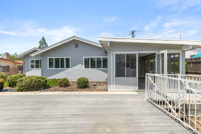 5799 Amarillo AVE, La Mesa CA: https://media.crmls.org/mediaz/e0e8395e-98b3-48e1-bcfa-8176394b5183.jpg