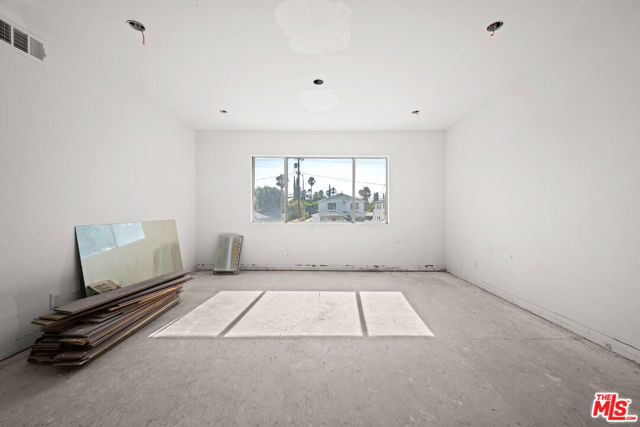 6257 Lindley Avenue, Tarzana CA: https://media.crmls.org/mediaz/e0e83a97-1ea8-4a02-b37d-9725eb01e3e7.jpg