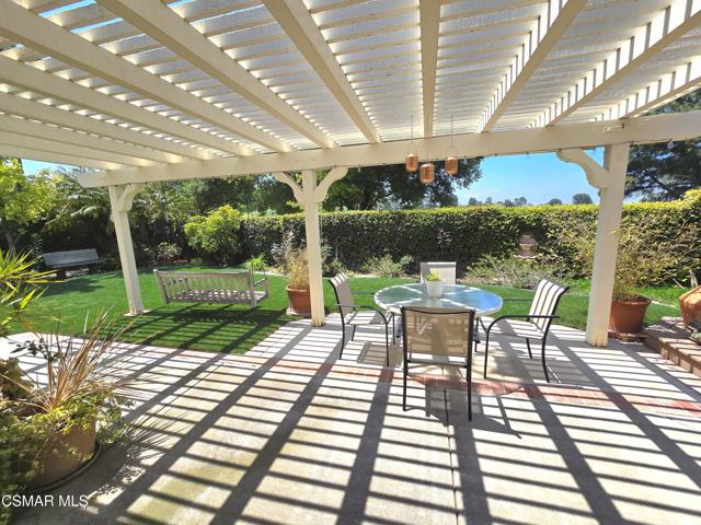 3695 Mapleknoll Place, Thousand Oaks CA: https://media.crmls.org/mediaz/e0e86aa1-7ef6-4975-828b-16930ef40c1c.jpg
