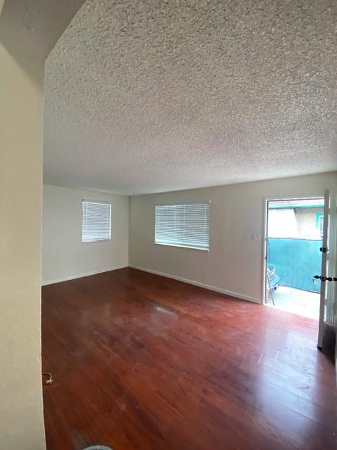 1672 E San Fernando Street, San Jose CA: https://media.crmls.org/mediaz/e0e91652-df1b-4261-b002-ac5e9cd4deb7.jpg