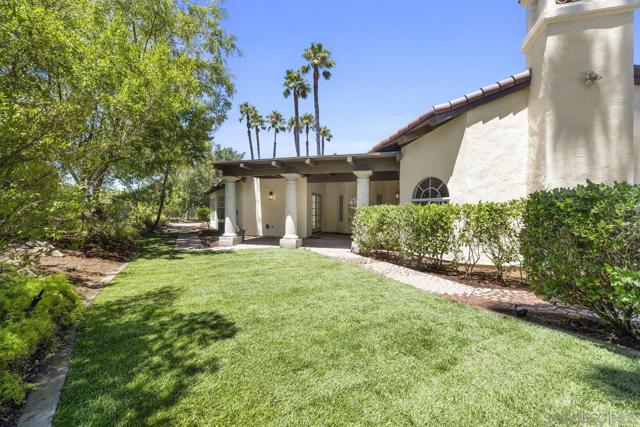 17601 Valle Verde, Poway CA: https://media.crmls.org/mediaz/e0e944db-3192-4e79-9b6c-9c77b524fd29.jpg
