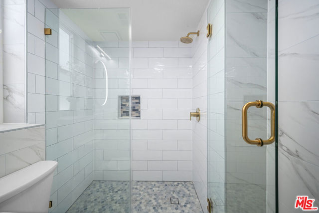2733 Grand Summit Road, Torrance CA: https://media.crmls.org/mediaz/e0e9886a-1058-4741-8c11-bd39c1a0d609.jpg