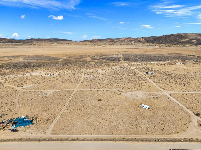 0 Sun Mesa Road, Joshua Tree CA: https://media.crmls.org/mediaz/e0ea1055-da77-4e84-8c24-aae5ec38647f.jpg