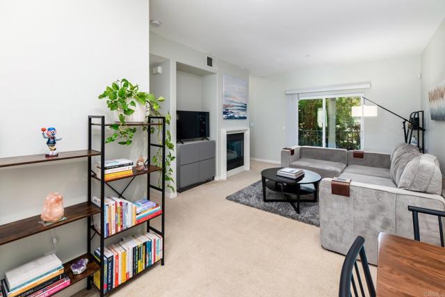 4368 Nautilus Way, Oceanside CA: https://media.crmls.org/mediaz/e0eb36e0-ede9-4bf1-a8fe-85800f63fd9e.jpg