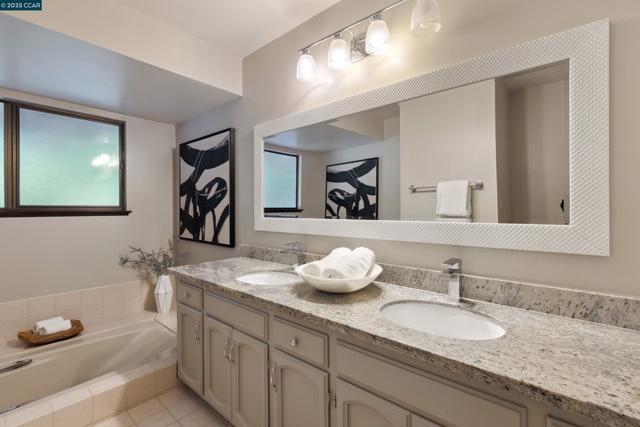 5104 Alhambra Valley Rd, Martinez CA: https://media.crmls.org/mediaz/e0eb6a89-debe-4149-8fa9-d9cf15fc4849.jpg