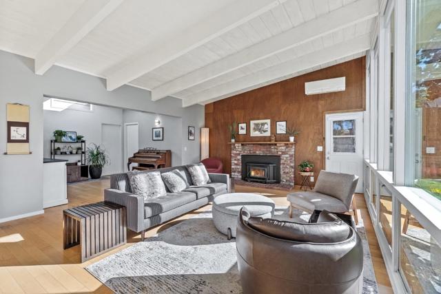 1256 Pacific Street, Monterey CA: https://media.crmls.org/mediaz/e0eb74bb-b6c3-4569-ad90-4cbb1fe05ca2.jpg