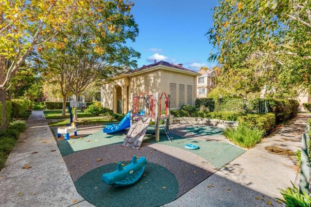 150 Holly Court, Mountain View CA: https://media.crmls.org/mediaz/e0ebb72e-612c-4ad6-87d8-3aebfc52c6e8.jpg