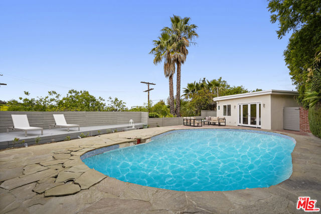 15224 Encanto Drive, Sherman Oaks CA: https://media.crmls.org/mediaz/e0ec6e45-fe52-400f-87bc-36cb1e71c216.jpg