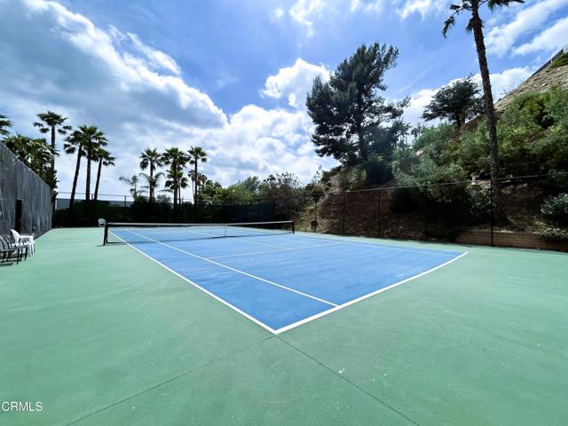 320 Starlane Drive, La Canada Flintridge CA: https://media.crmls.org/mediaz/e0ed5b05-680b-4dab-b895-5bab7647fc1f.jpg