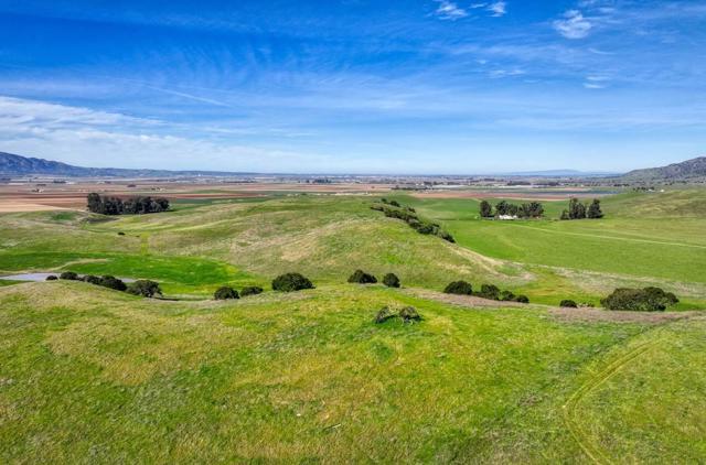 29145 Chualar Canyon Road, Chualar CA: https://media.crmls.org/mediaz/e0ee0594-3dec-459b-82a6-f3b2f365daf7.jpg