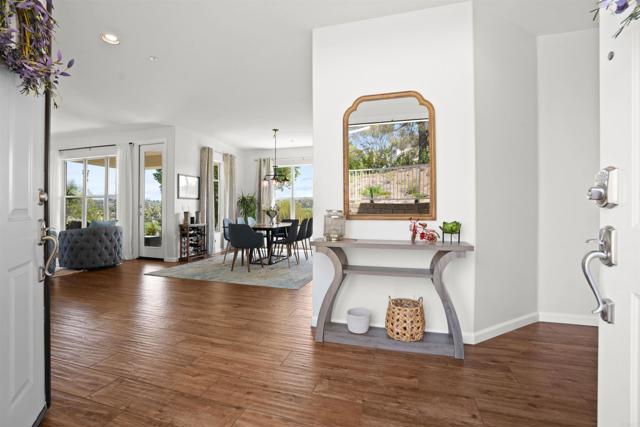 Detail Gallery Image 5 of 67 For 1957 Cresthaven Dr, Vista,  CA 92084 - 4 Beds | 3 Baths