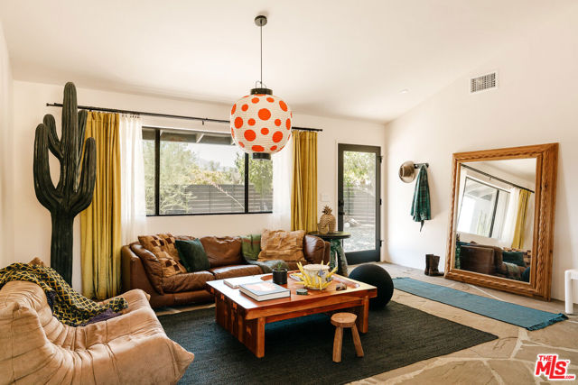 11051 Pinon Avenue, Morongo Valley CA: https://media.crmls.org/mediaz/e0ef0eaa-1b18-438d-aff0-b30db02eade3.jpg