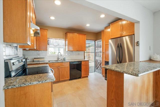 2931 Dahlia St, San Diego CA: https://media.crmls.org/mediaz/e0ef4343-78b0-4163-a0c1-51b36a38749b.jpg