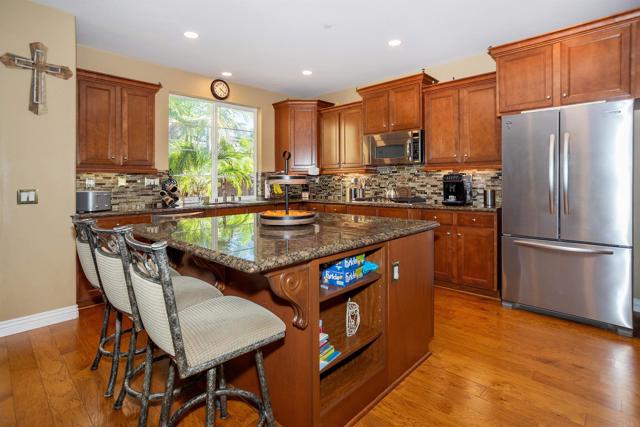 3753 Bergen Peak Place, Carlsbad CA: https://media.crmls.org/mediaz/e0ef6a67-2c00-42aa-aab0-857a19ab6396.jpg