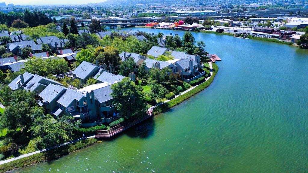 1054 Shoreline Drive