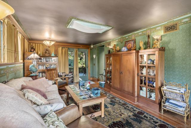 700 S Juniper, Escondido CA: https://media.crmls.org/mediaz/e0f08619-555e-4783-8a7f-35bdf98c4b65.jpg