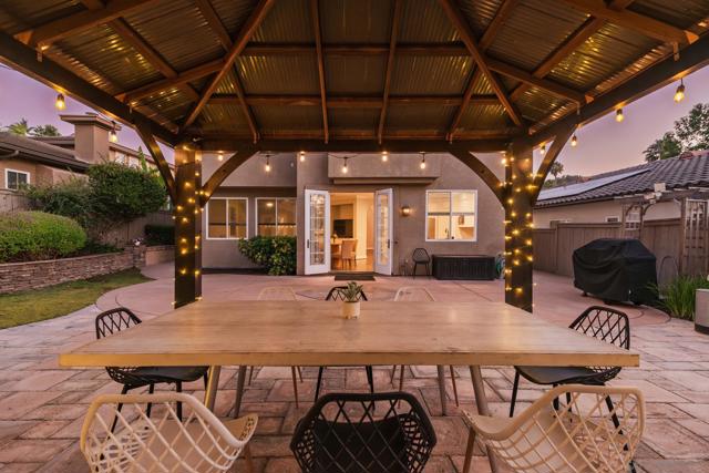 6393 Paseo Aspada, Carlsbad CA: https://media.crmls.org/mediaz/e0f122e3-7586-4367-868e-12e574217495.jpg
