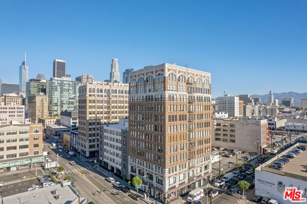 315 E 8th Street 305, Los Angeles, CA 90014