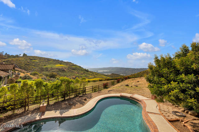 751 Wildwood Avenue, Thousand Oaks CA: https://media.crmls.org/mediaz/e0f27ea5-d3f1-4a04-a892-71dd7eb26ea9.jpg