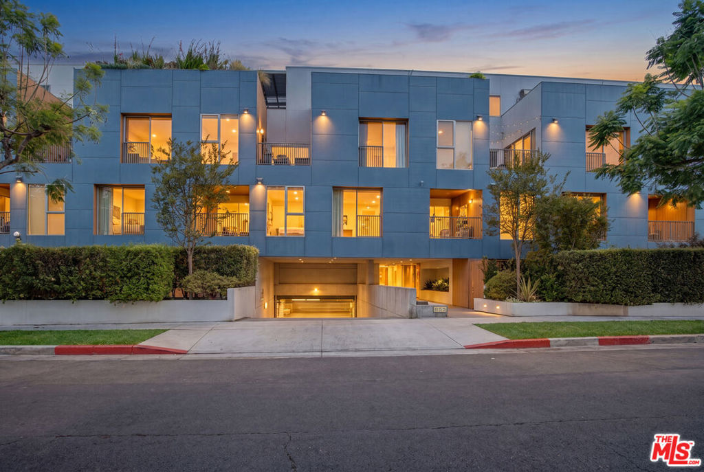 855 N Croft Avenue Unit 206