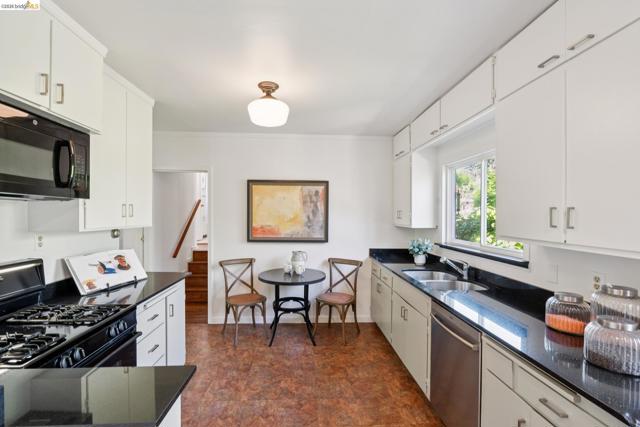 Image 10 of 29 For 2520 Mcgee Ave