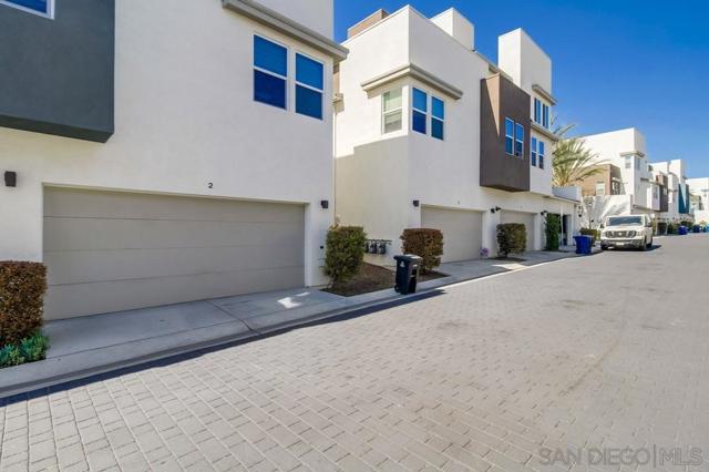 2092 Tango Loop, Chula Vista CA: https://media.crmls.org/mediaz/e0f44b2a-499e-4f45-a490-a5ef7252f606.jpg