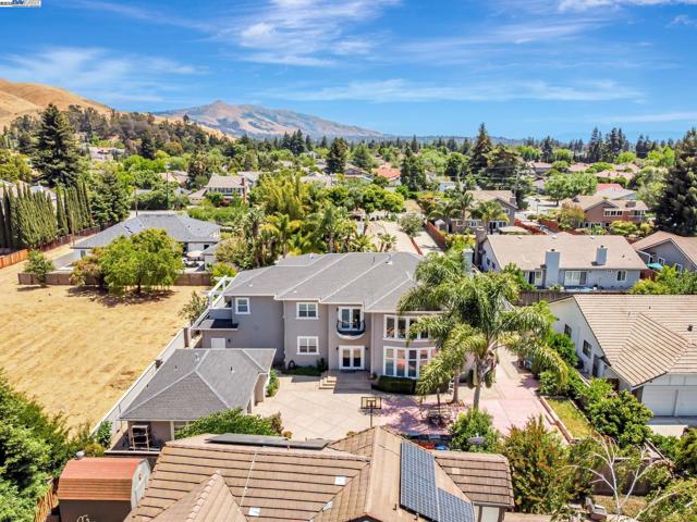 190 Pickering Ave, Fremont CA: https://media.crmls.org/mediaz/e0f4db8f-d957-4ca7-b5a9-df03b3cadf0f.jpg