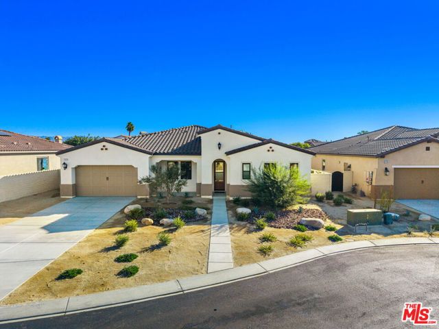 57660 Cherrywood Place, La Quinta CA: https://media.crmls.org/mediaz/e0f5e5fe-1ae2-4c60-b30c-7da8ddd76507.jpg