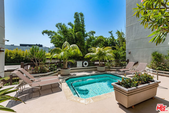 851 N Kings Road, West Hollywood CA: https://media.crmls.org/mediaz/e0f7f322-9395-454a-9826-0d16fcf72686.jpg