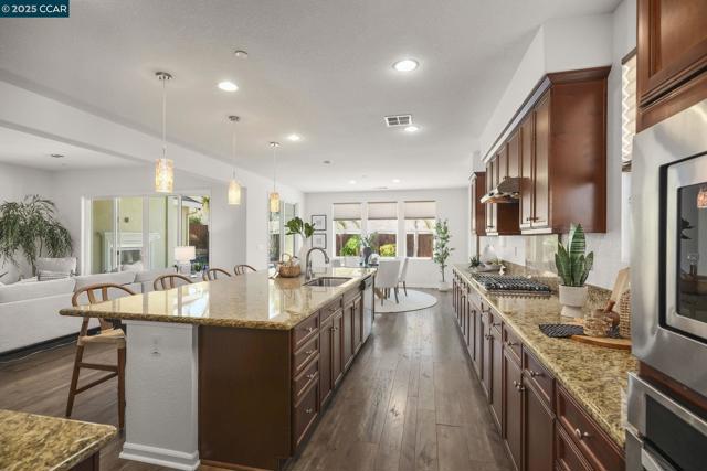 2968 Alves Ranch Rd, Pittsburg CA: https://media.crmls.org/mediaz/e0f94b6e-19a3-4897-8ba4-8d8a1ac5bac1.jpg